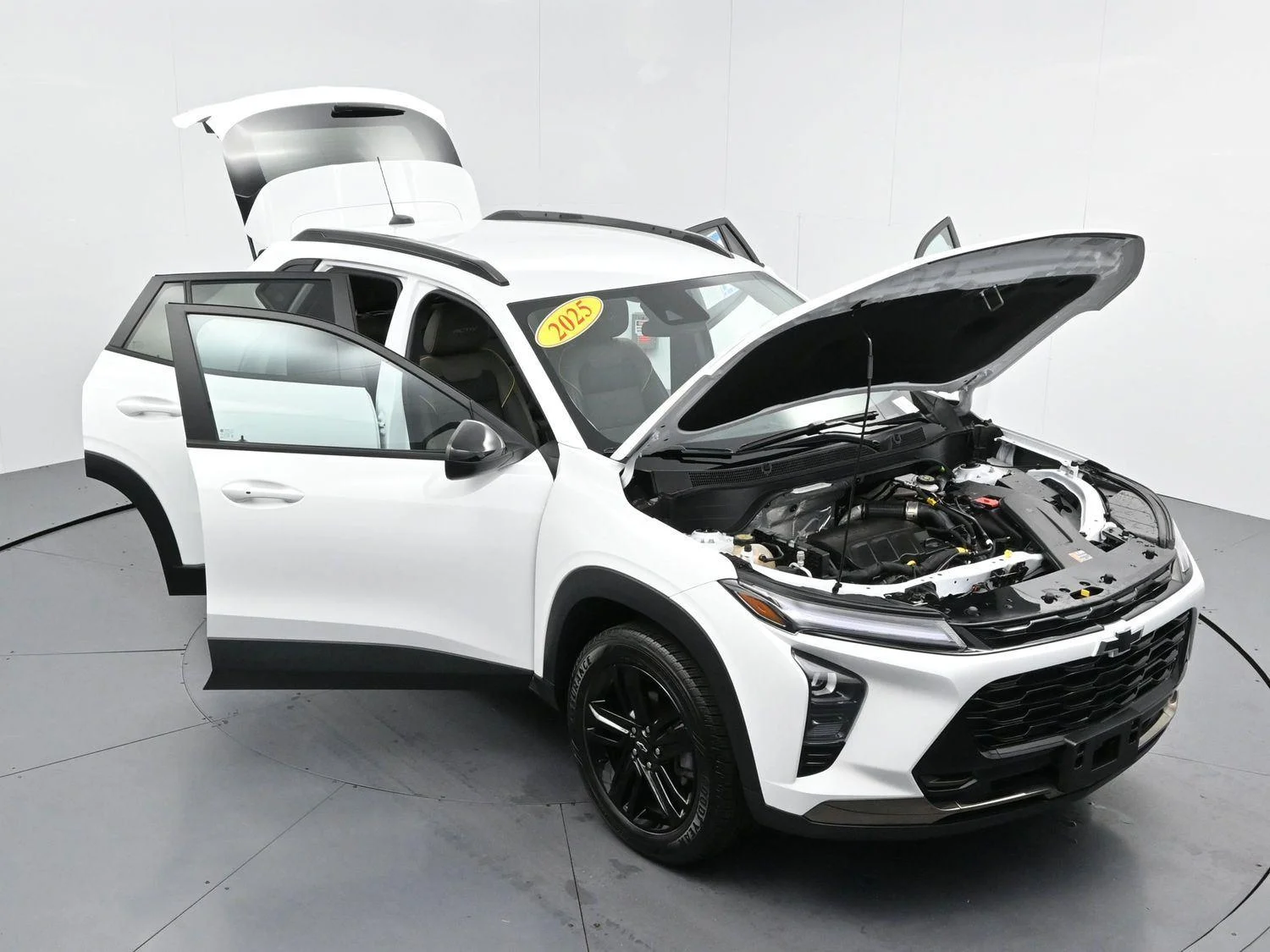 Used 2025 Summit White Chevrolet ACTIV image 41