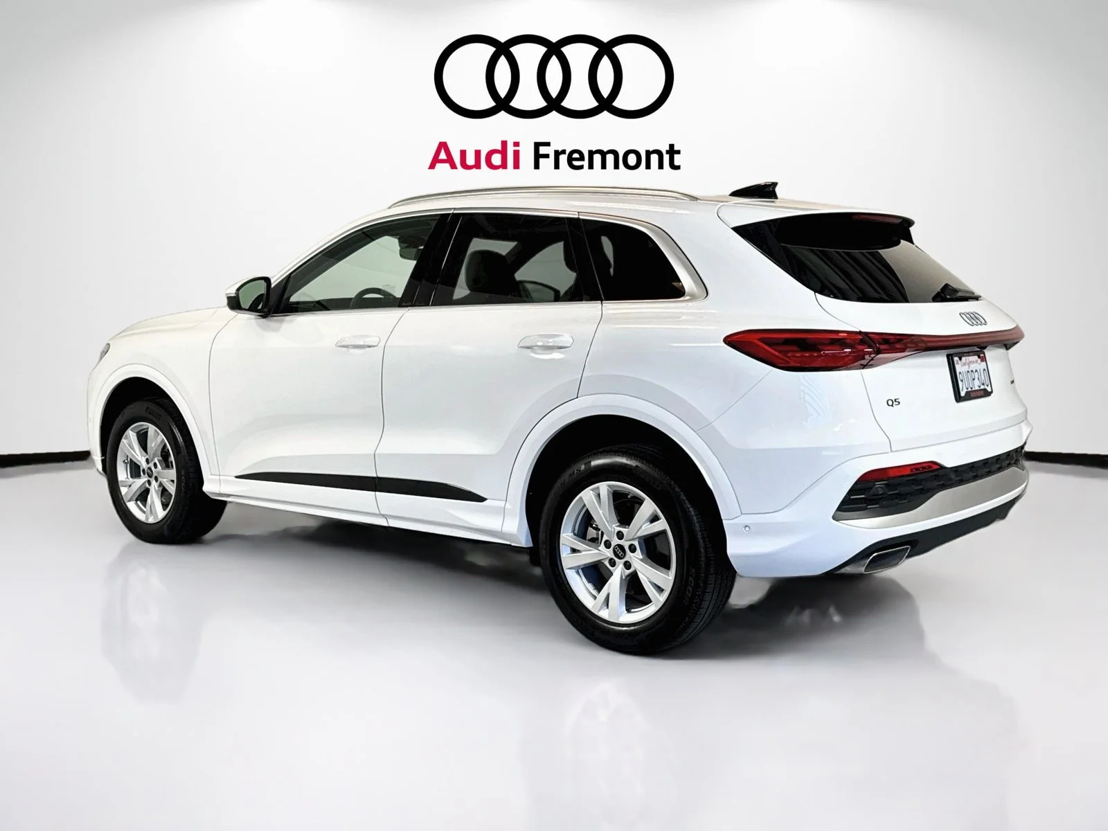 Used 2025 Arkona White Audi Premium image 7