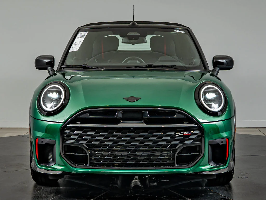 New 2026 British Racing Green MINI Iconic image 3
