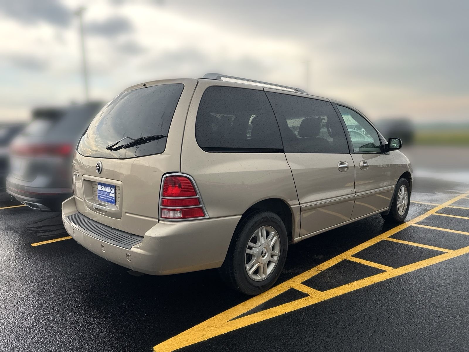 Used 2007 Beige Mercury Luxury image 3