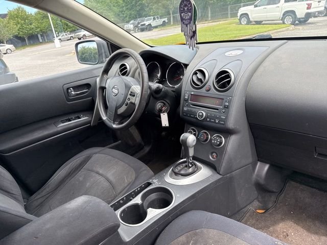 Used 2010 Silver Nissan S image 8