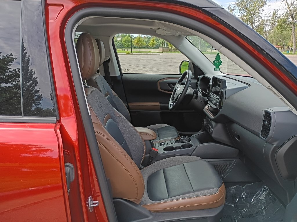 Used 2022 Hot Pepper Red Tinted Clearcoat Ford Outer Banks image 11