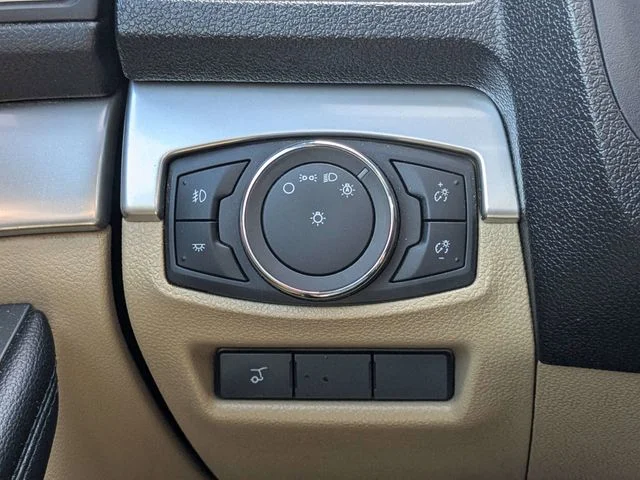 Used 2017 White Ford XLT image 20