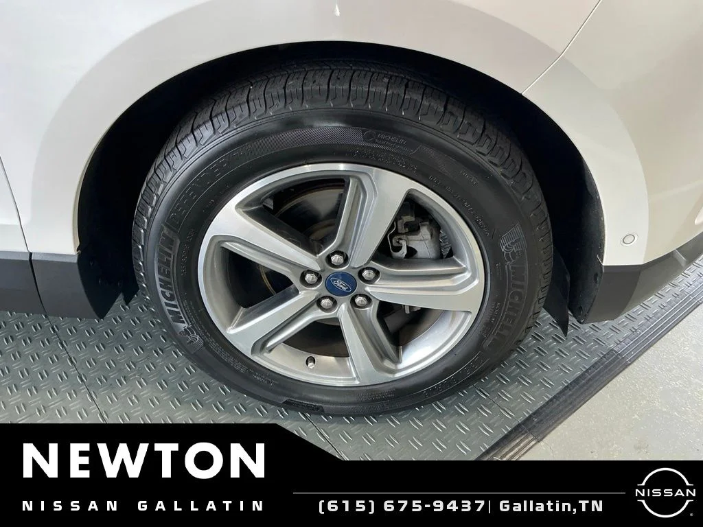 Used 2019 White Platinum Clearcoat Metallic Ford Titanium image 55