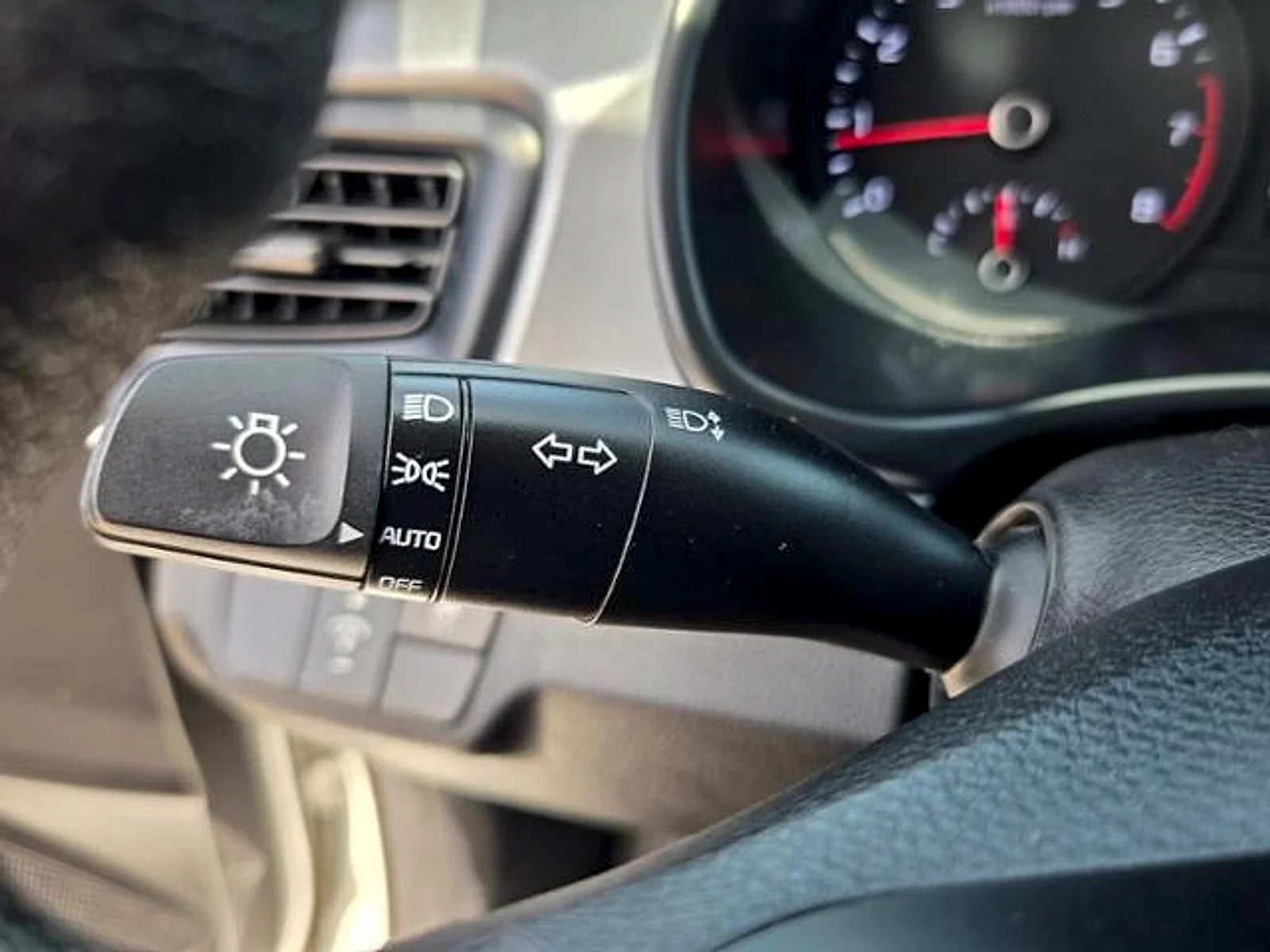 Used 2019 Clear White Kia S image 23