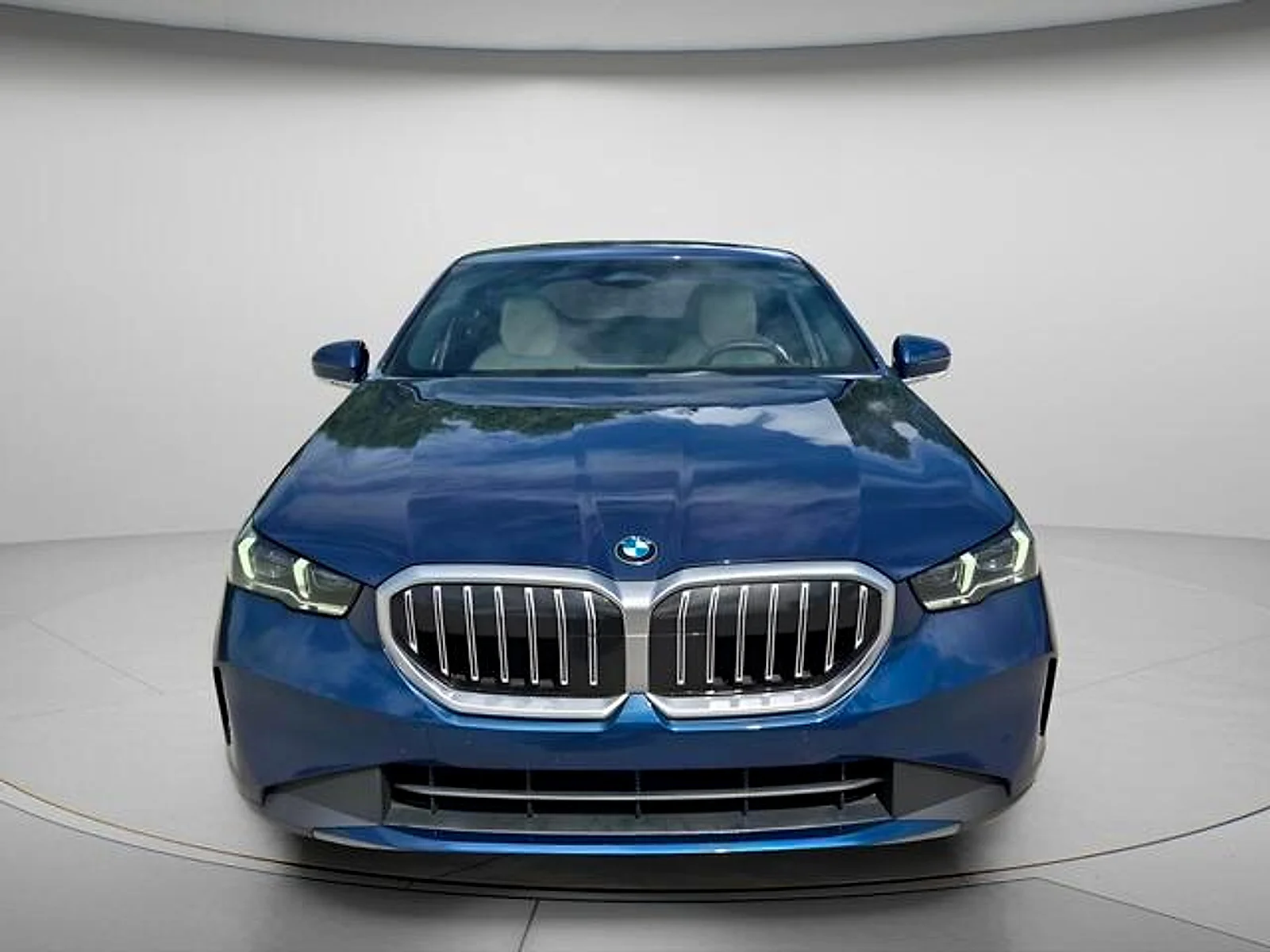 Used 2024  BMW  image 5