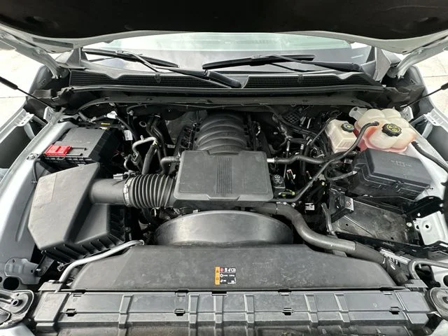 Used 2024 White GMC SLE image 27