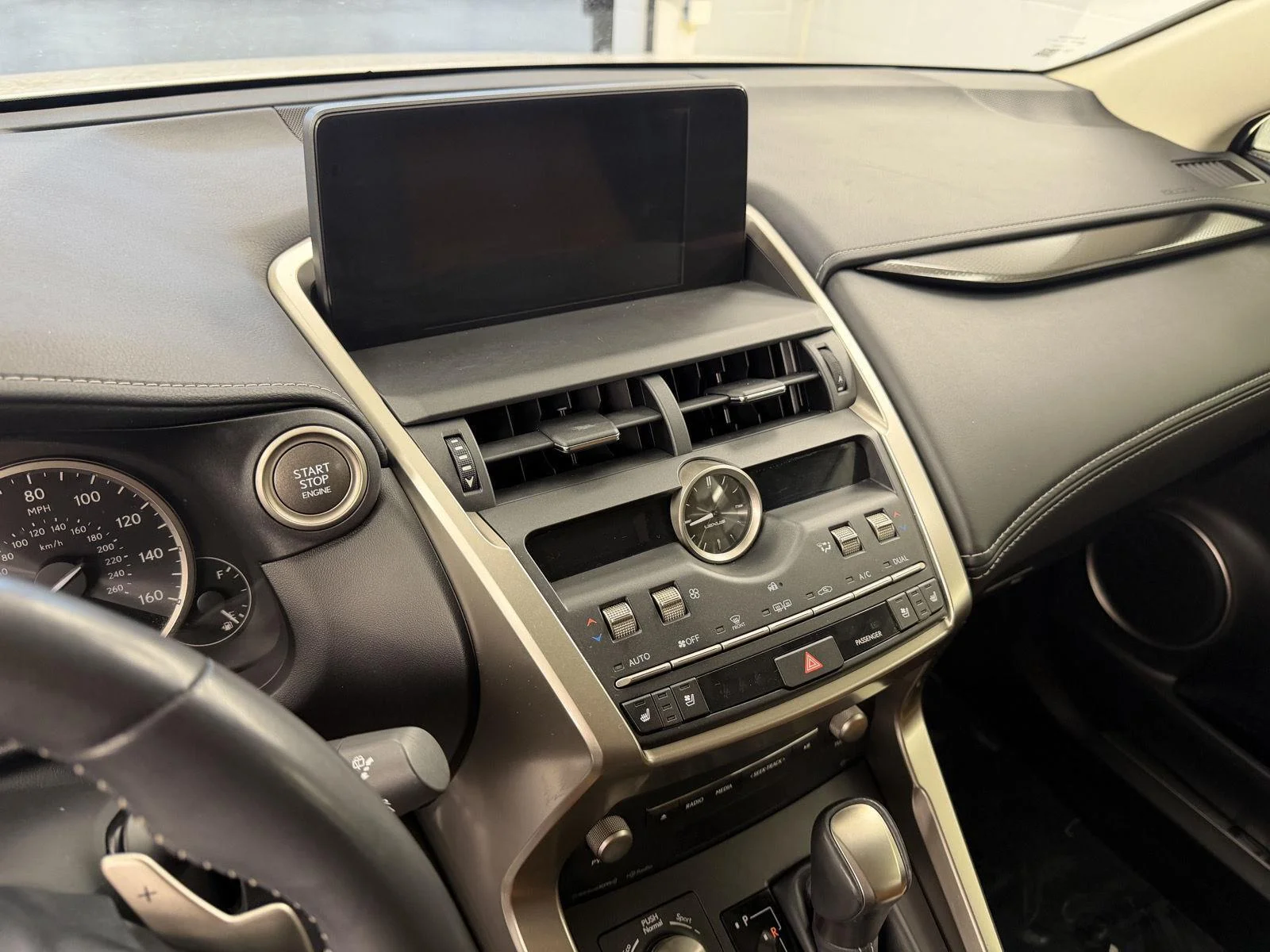 Used 2019 Eminent White Pearl Lexus Base image 15