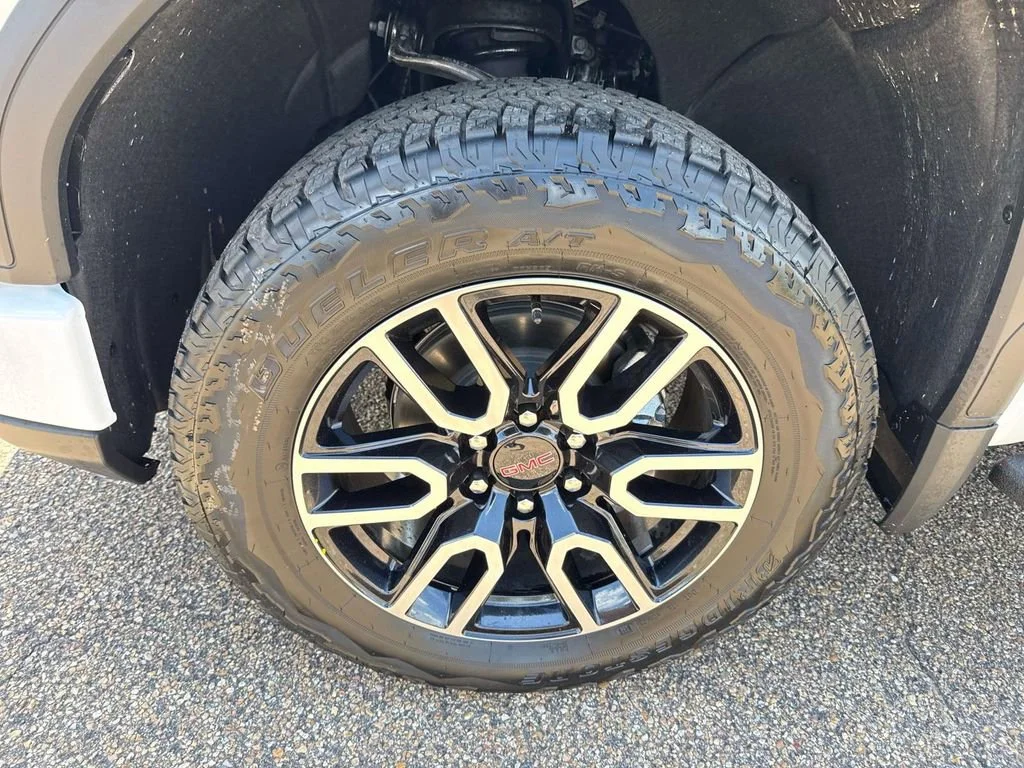 2026 GMC Sierra 1500 AT4 - Photo 6
