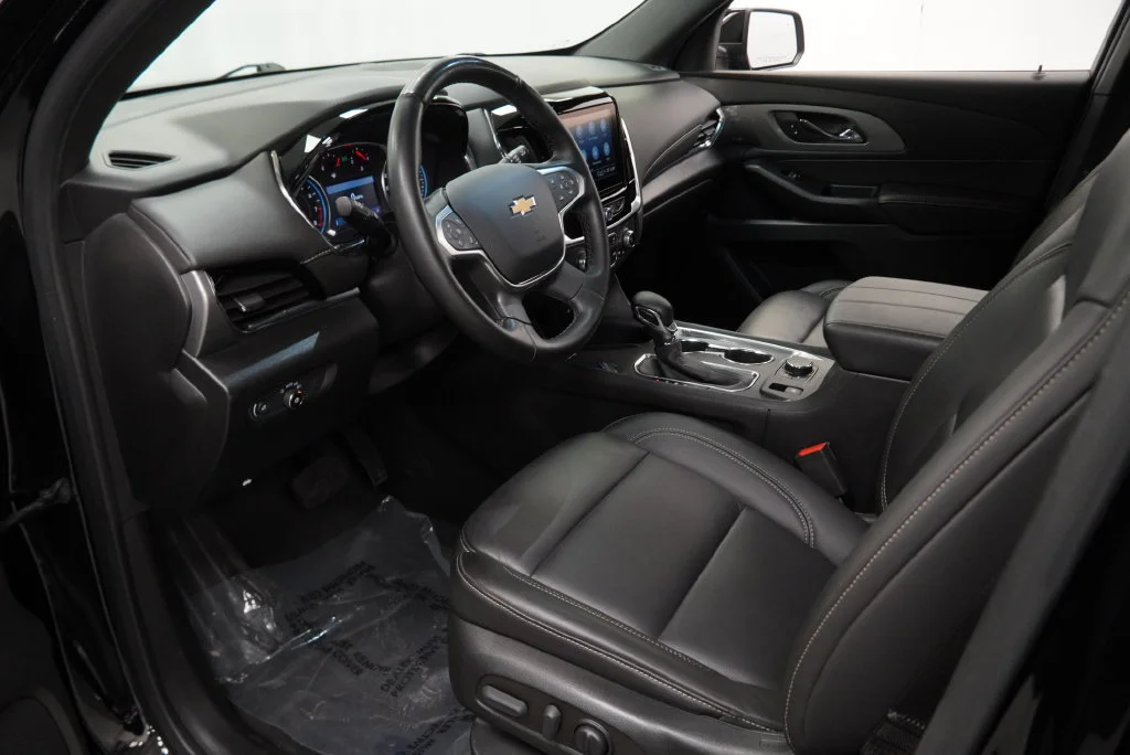 Used 2023 MOSAIC BLACK METALLIC Chevrolet LT Leather image 19