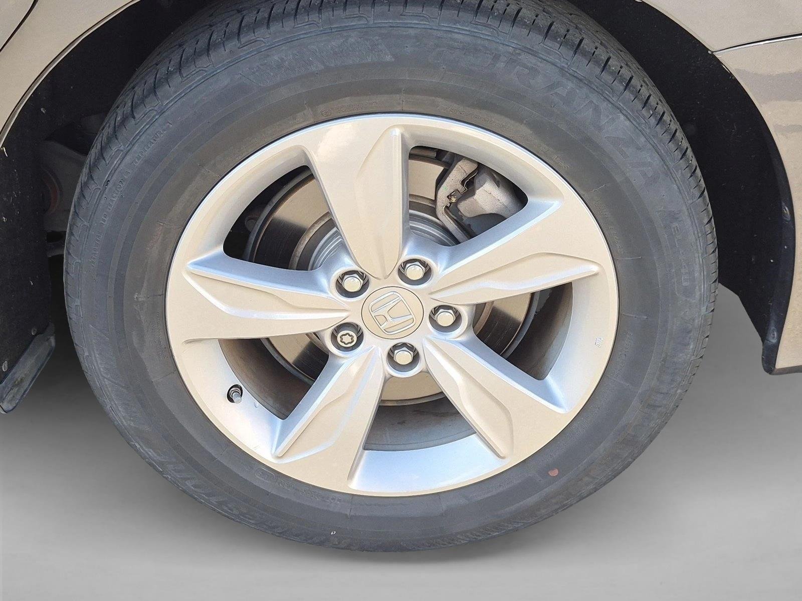 Used 2019 Silver/Gray Honda EX-L w/Navi/RES image 16