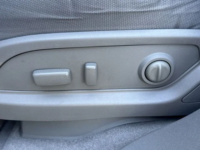 Used 2017 Silver Chevrolet LS image 19