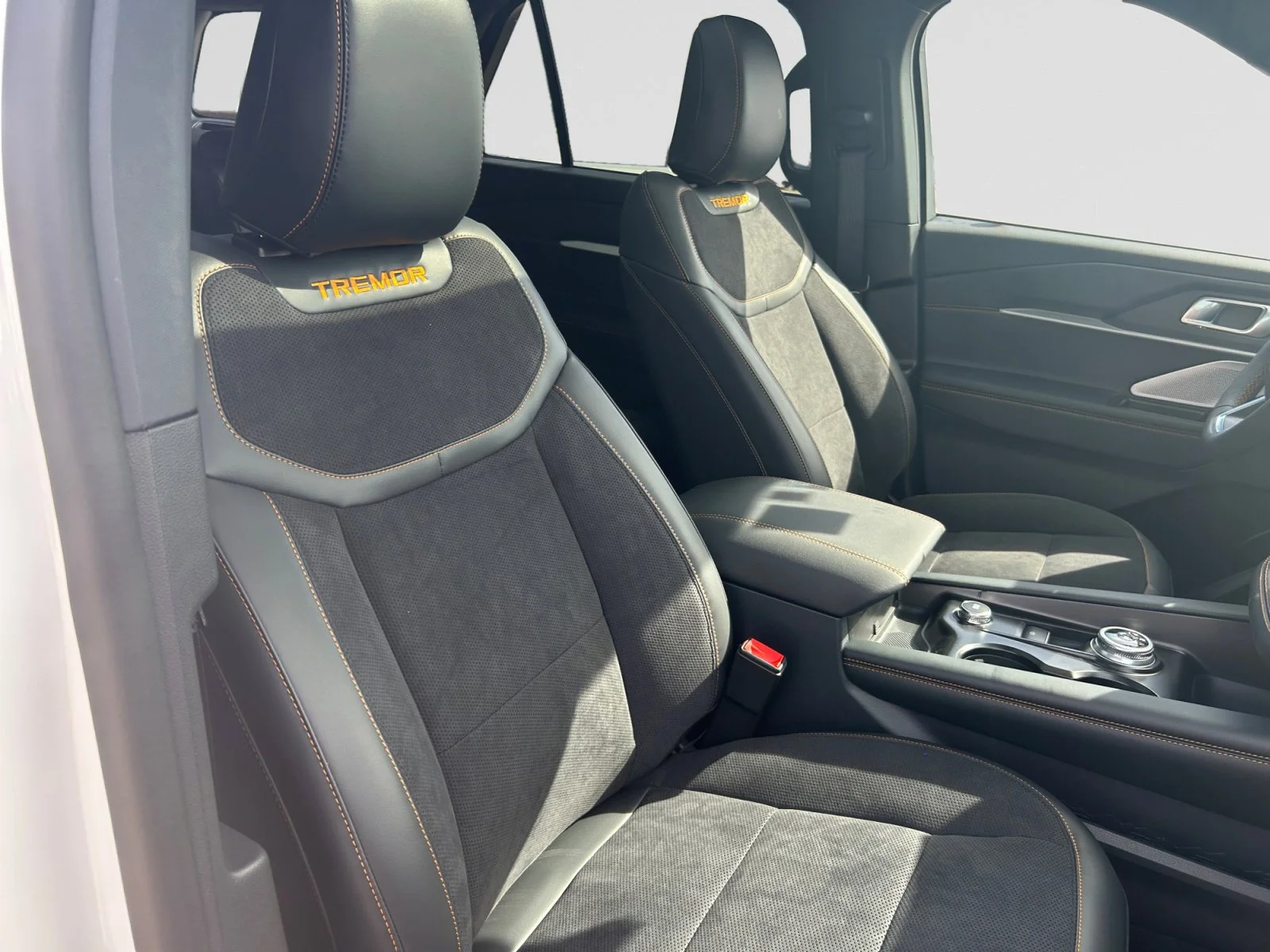 New 2026 Star White Metallic Tri-Coat Ford Tremor image 11
