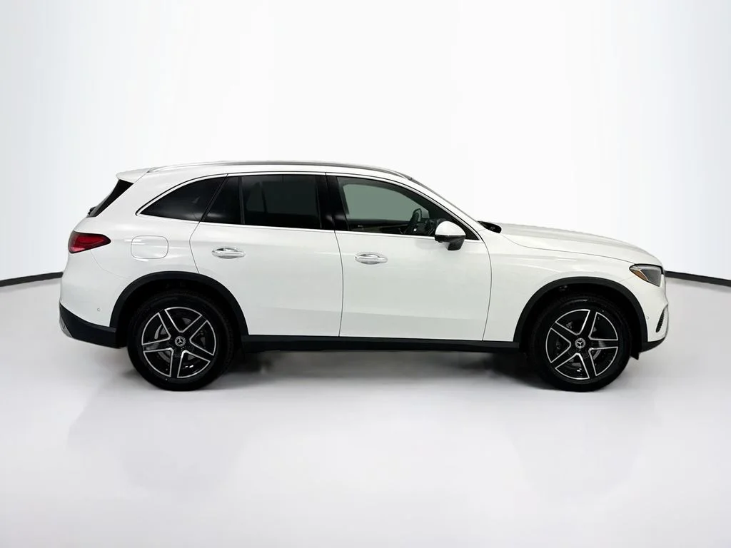 New 2026 White Mercedes-Benz GLC 300 image 4
