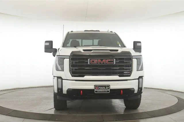 Used 2024 White GMC AT4 image 12