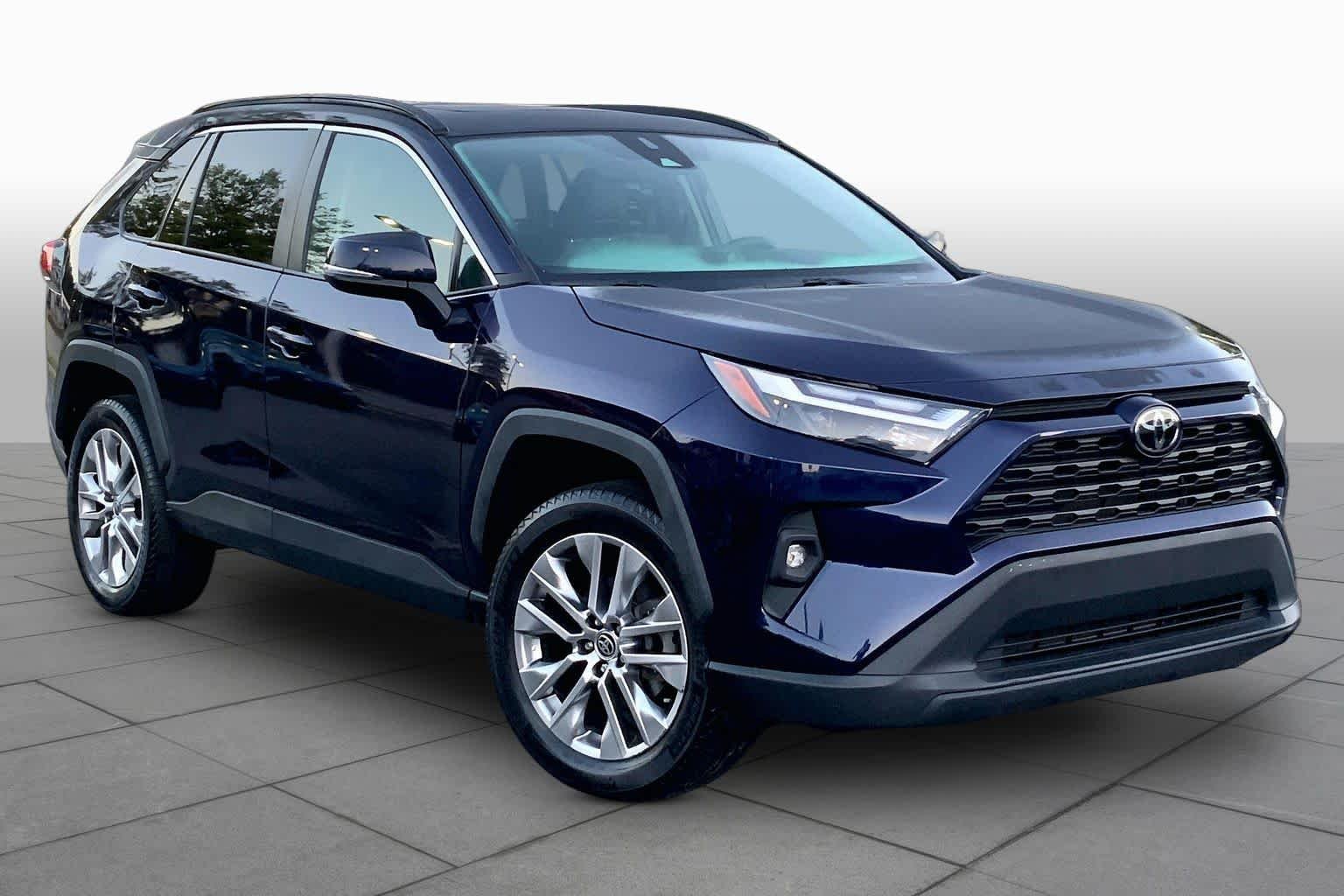 Used 2022 Blueprint Toyota XLE Premium image 3