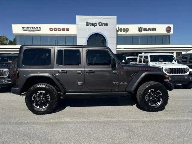 New 2026 Granite Crystal Metallic Clear-Coat Exterior Paint Jeep Rubicon image 4
