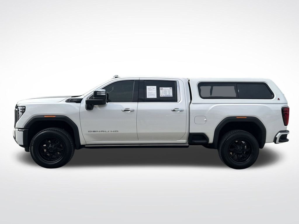 Used 2024 White GMC Denali Ultimate image 3