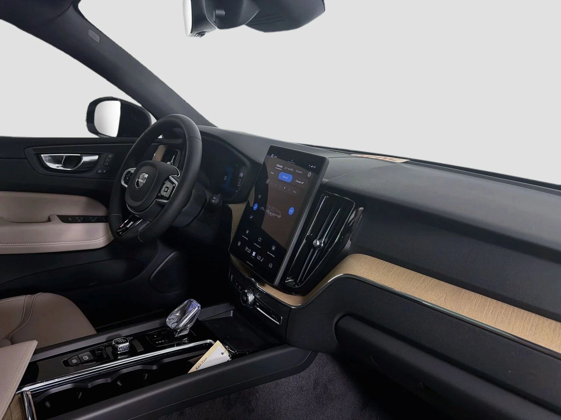 New 2026 Bright Dusk Volvo Plus image 28
