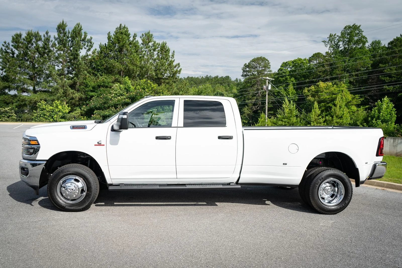New 2026 Bright White Clear-Coat Exterior Paint RAM Tradesman image 5