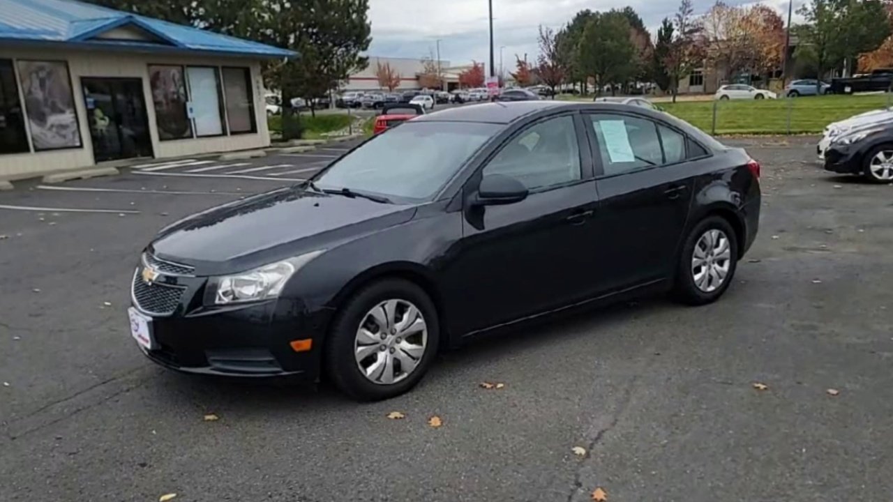 2013 Chevrolet Cruze LS photo 4