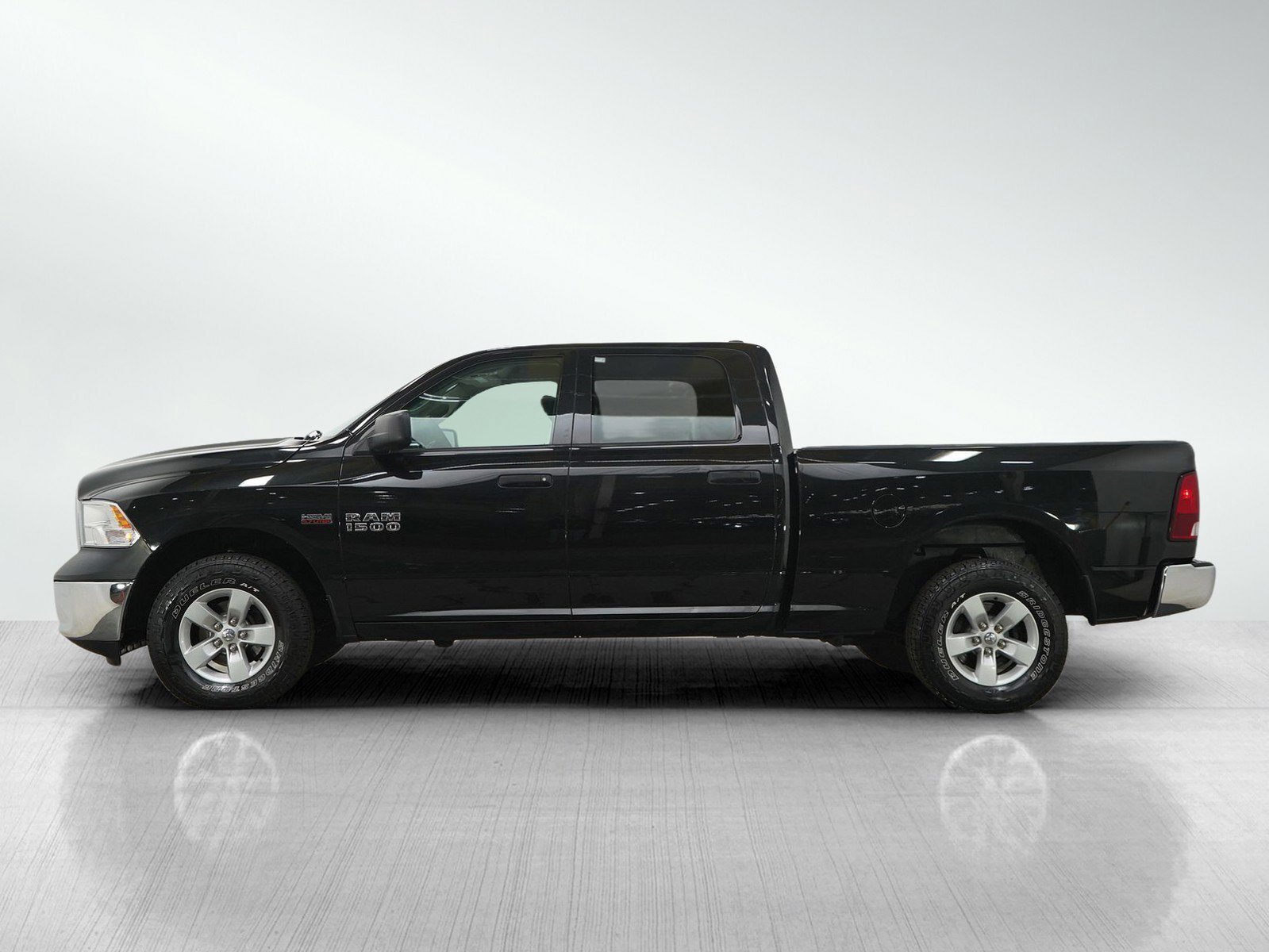 Used 2018 RAM Ram 1500 Pickup Tradesman with VIN 1C6RR7ST9JS250976 for sale in Burnsville, Minnesota