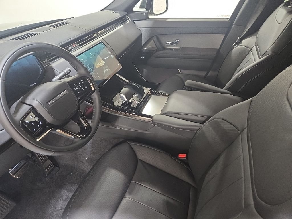 New 2026 Santorini Black Land Rover Dynamic SE image 17