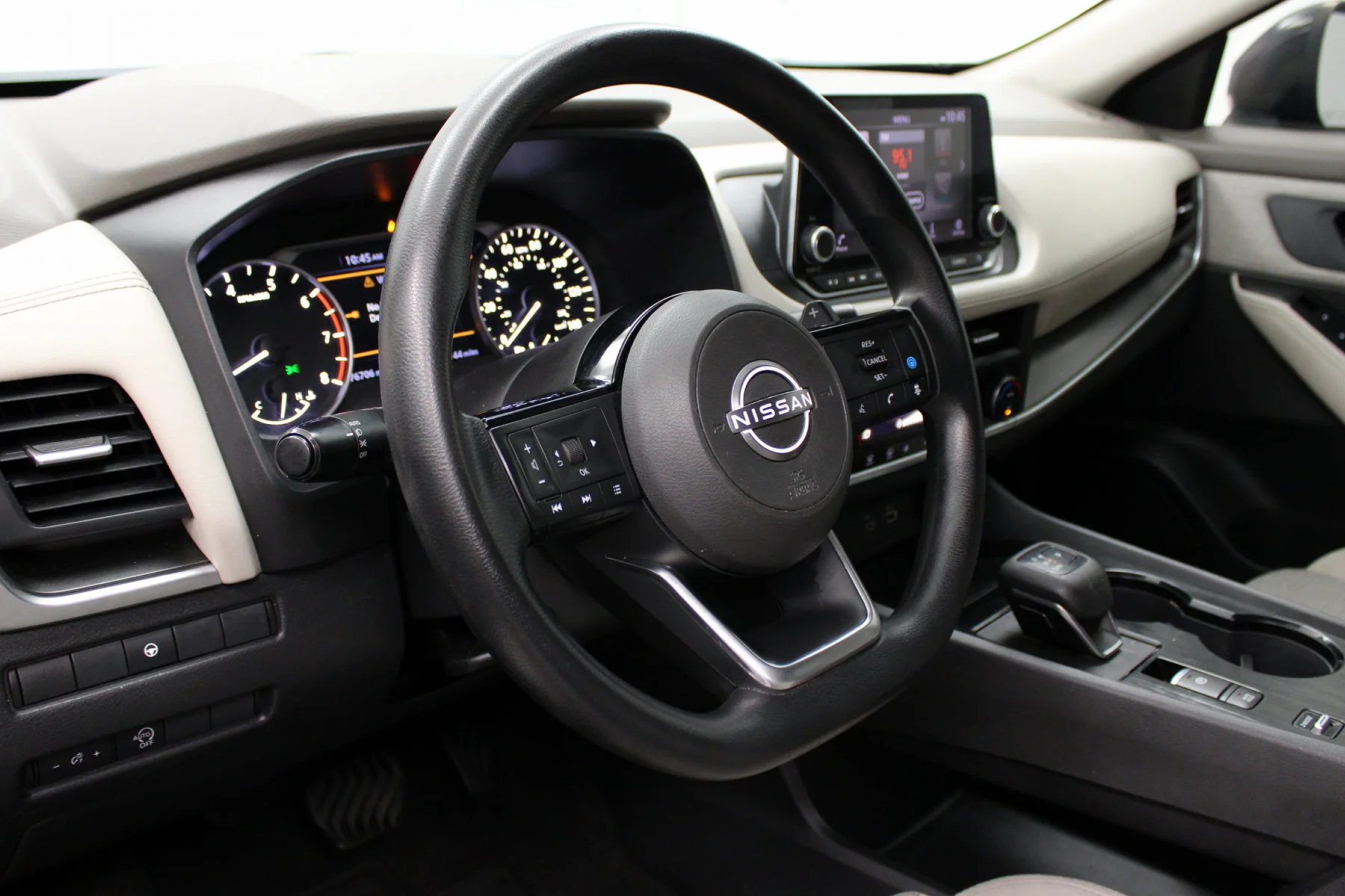 Used 2023 Super Black Nissan FWD SV image 31