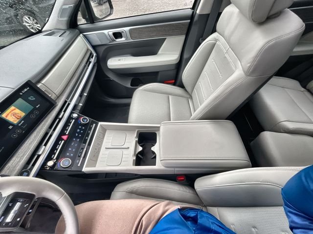 Used 2024 Green Hyundai Limited image 21