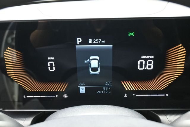 Used 2025 White Kia LXS image 3