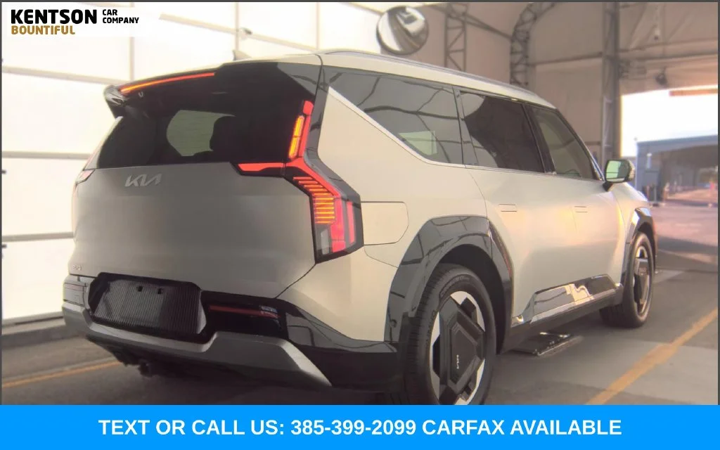 Used 2024 White Kia Land image 3