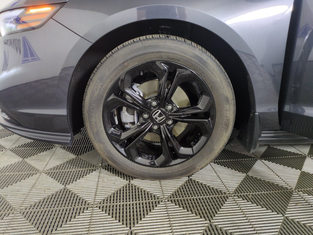 2025 Honda Accord SE - Photo 34