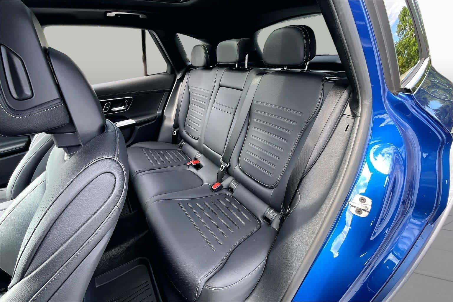 Used 2023 Starling Blue Metallic Mercedes-Benz GLC 300 image 21