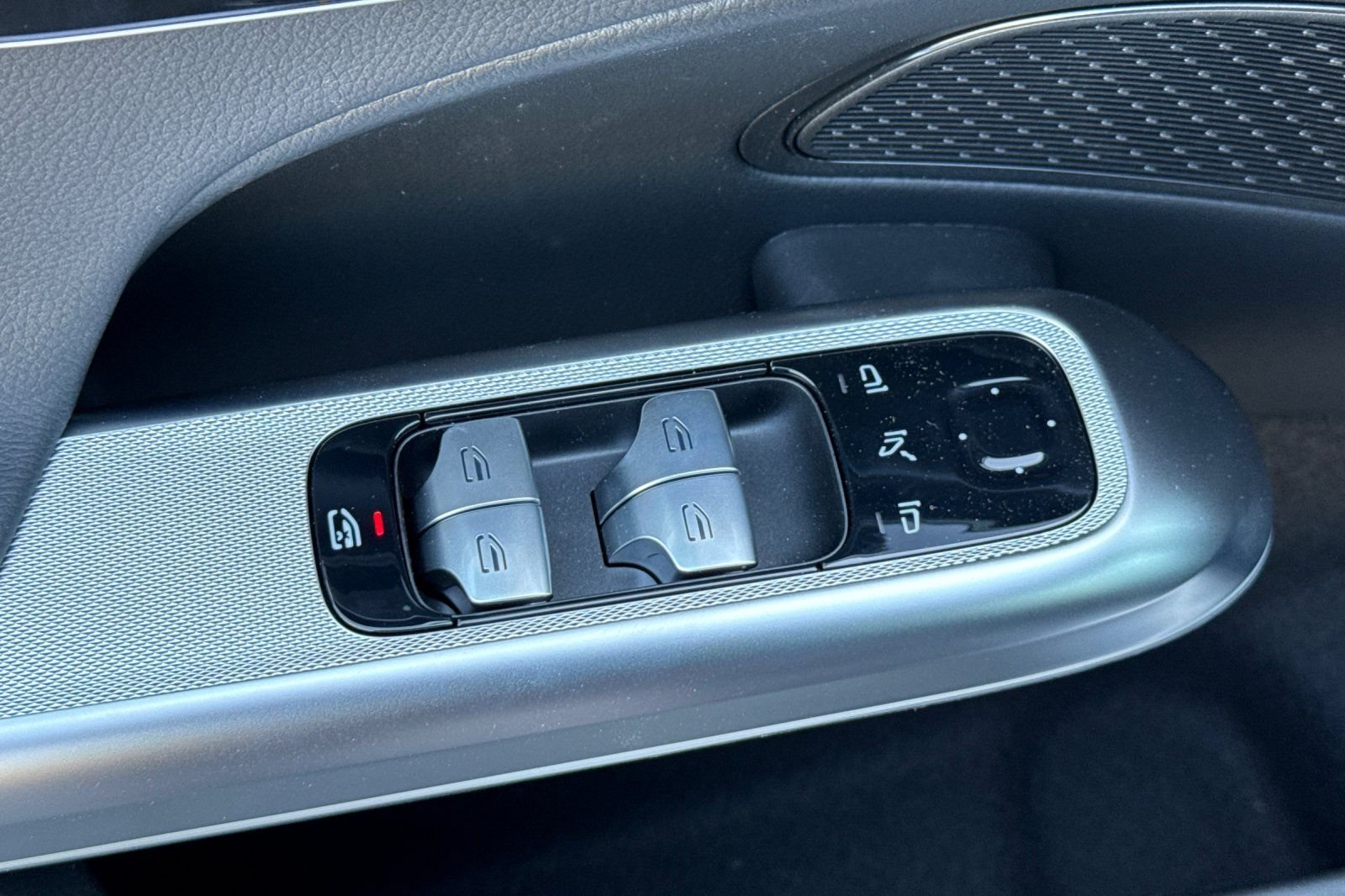 New 2026 Graphite Grey Metallic Mercedes-Benz E 350 image 24