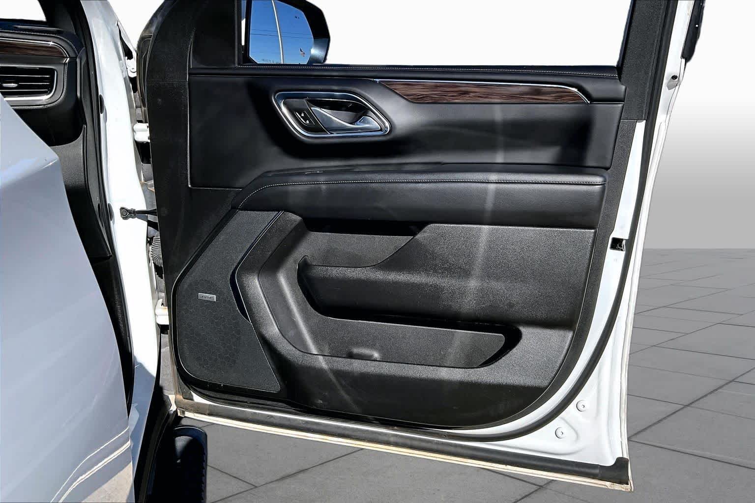 Used 2023 Summit White Chevrolet Z71 image 26