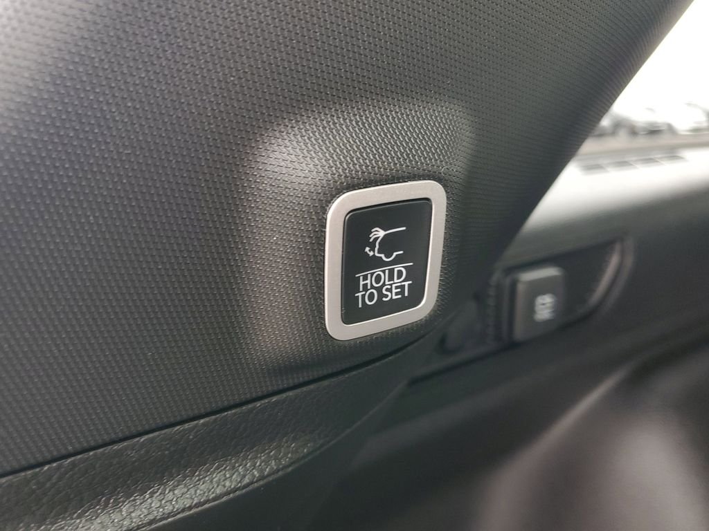 New 2026 Velvet Red Pearlcoat Jeep Altitude image 9