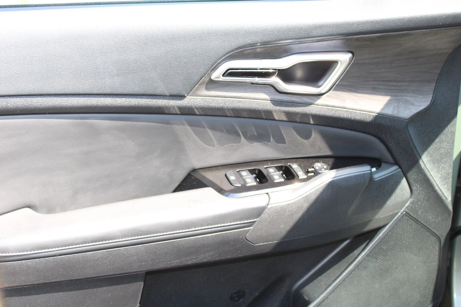 Used 2023 Green Kia X-Line image 25