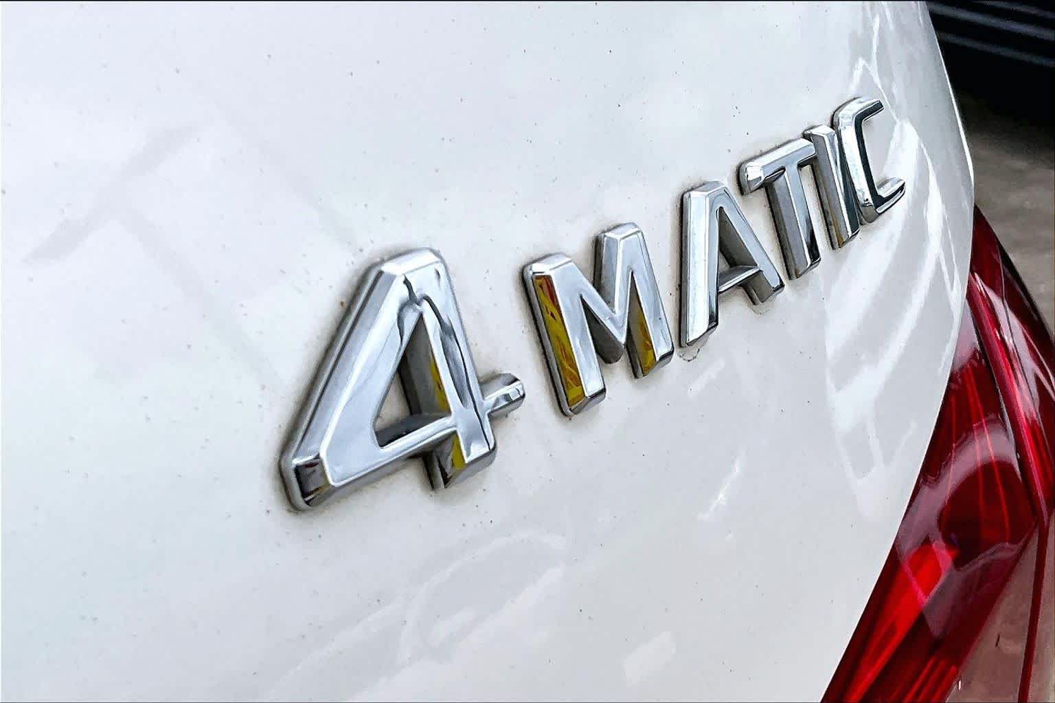 Used 2015 Diamond White Metallic Mercedes-Benz GL 450 image 10
