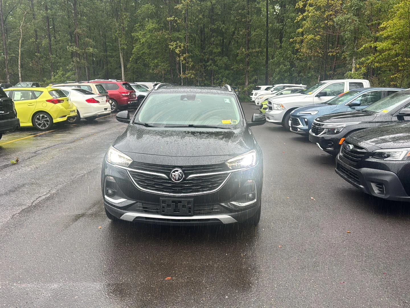 Used 2022 Ebony Twilight Metallic Buick Essence image 4