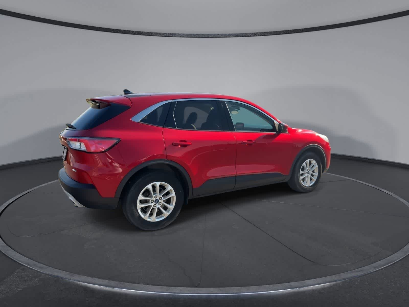 Used 2020 Rapid Red Metallic Tinted Clearcoat Ford SE image 8
