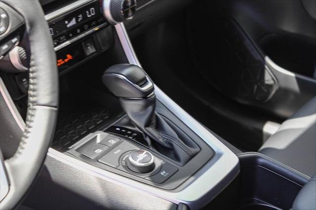 Certified Used 2024 MID BLK/WIND CHILL Toyota  image 20