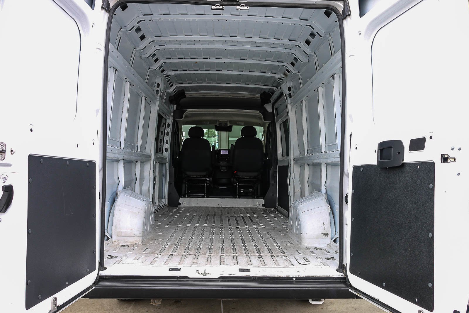 Used 2023 Bright White Clearcoat Ram High Roof image 18