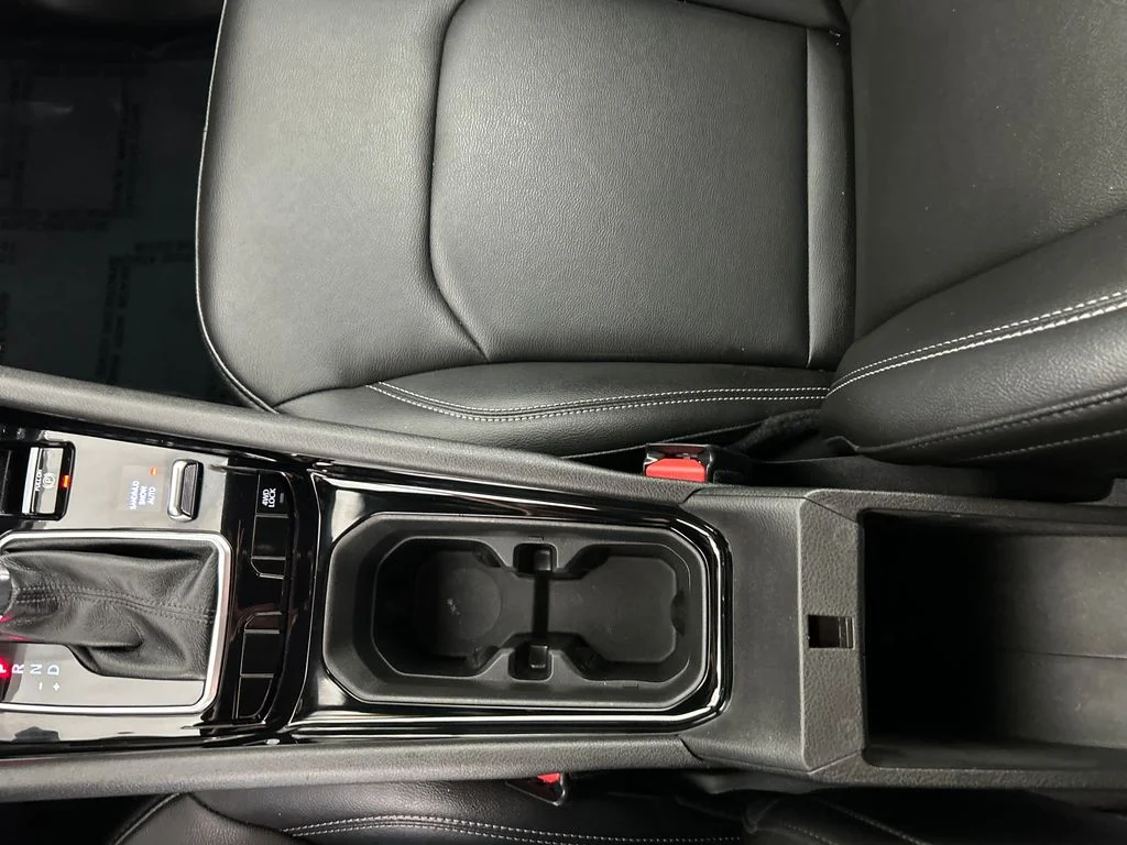Used 2025 Silver Jeep Limited image 15