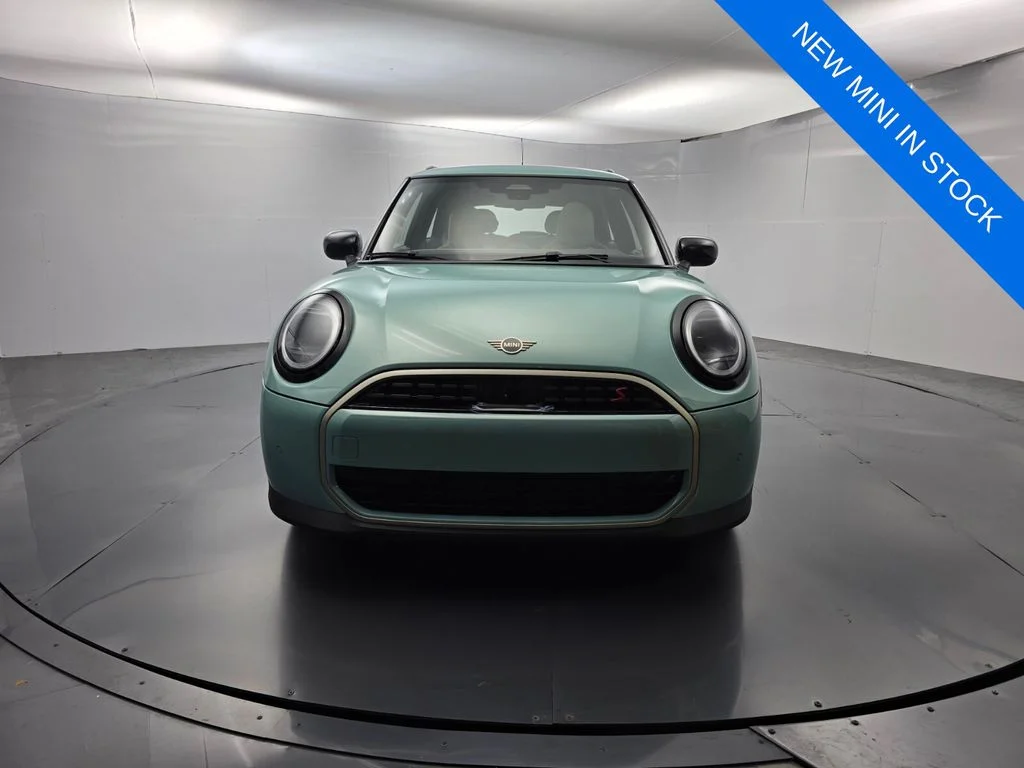 New 2026 Green MINI Signature Plus image 2