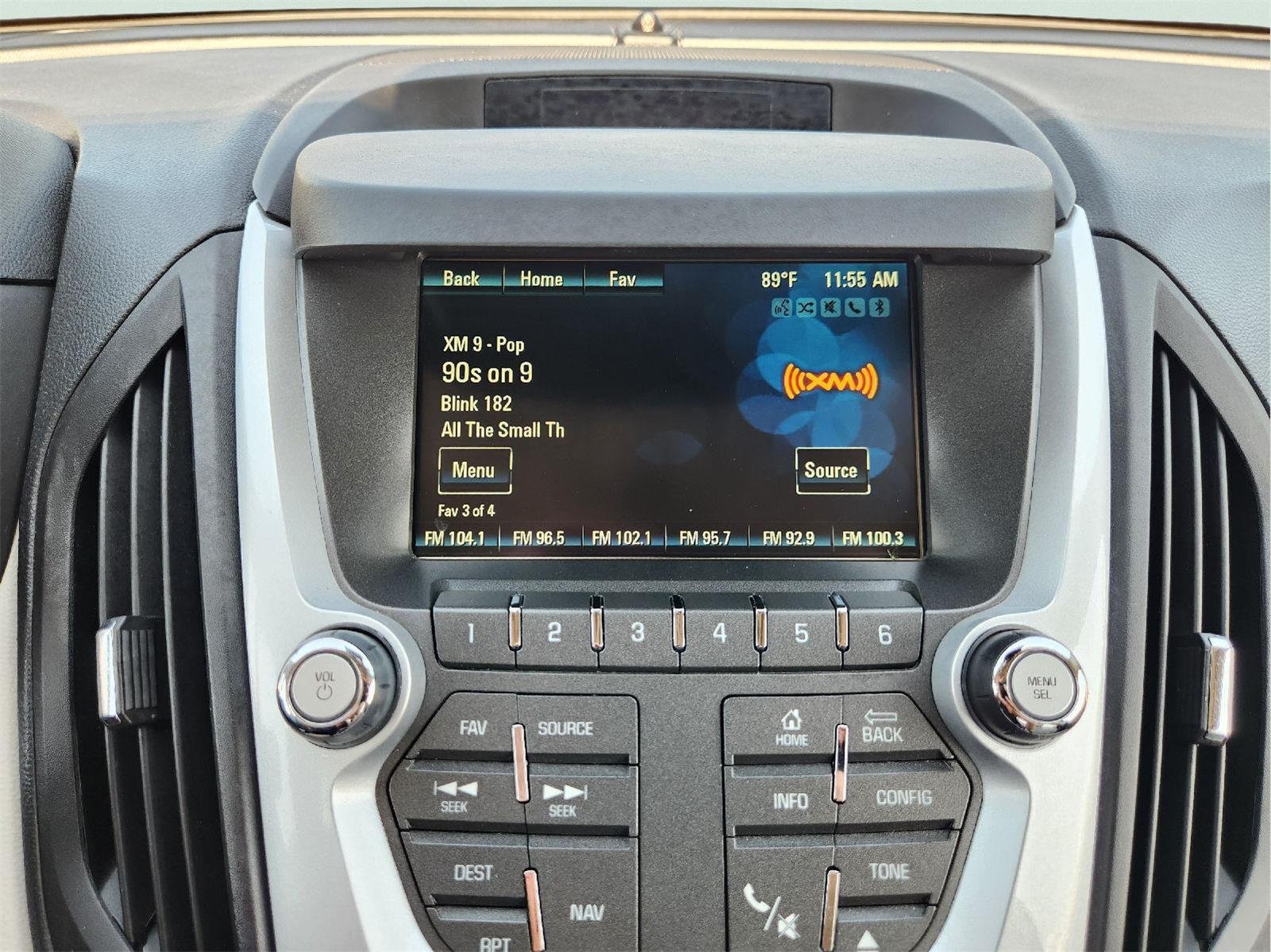 2015 Chevrolet Equinox photo 16 of 31