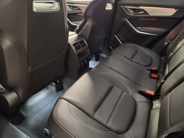 2026 Jaguar F-Pace R-Dynamic S - Photo 30
