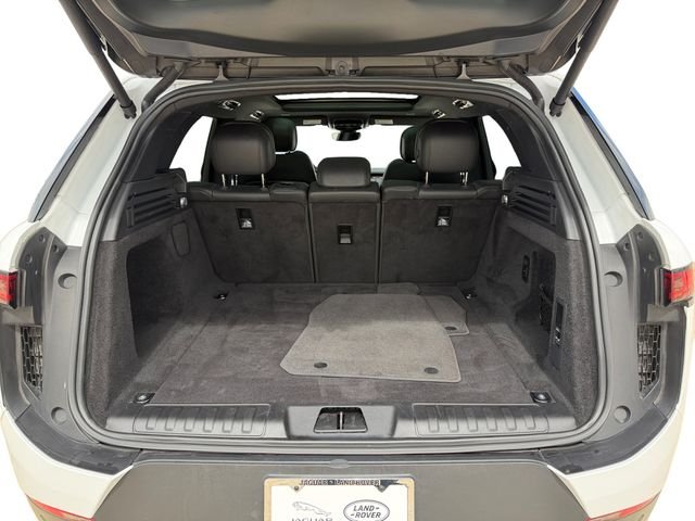 Certified Used 2025 Fuji White Land Rover SE image 18