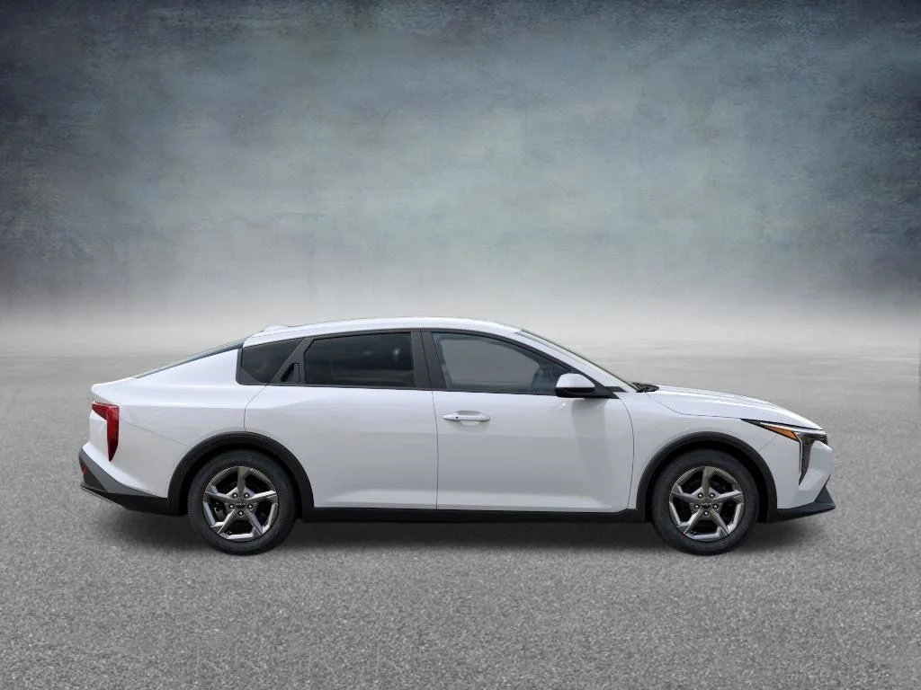 New 2026 Snow White Pearl Kia LXS image 7