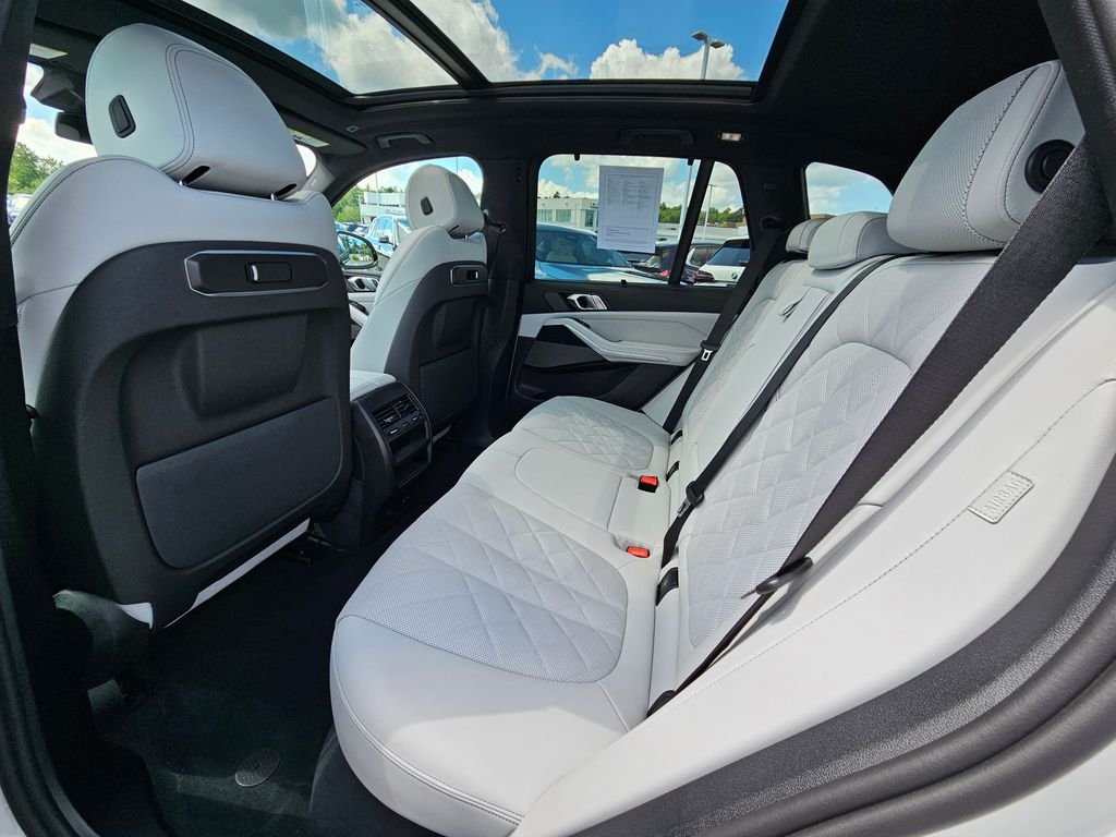 Certified Used 2026 Mineral White Metallic BMW xDrive40i image 18