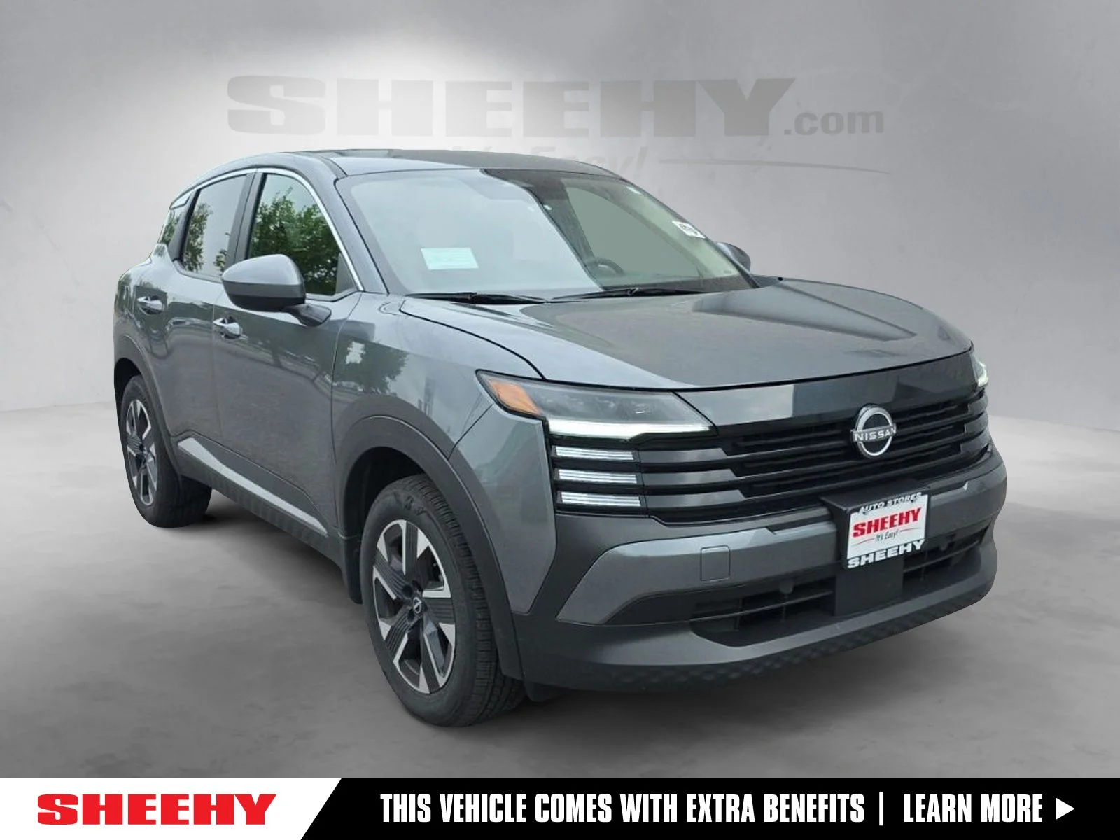 Used 2025 Gray Nissan SV image 1
